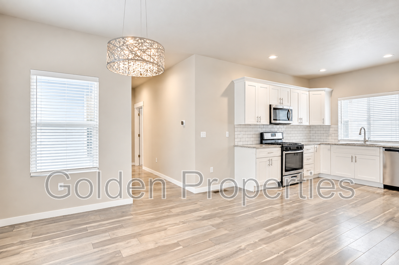 4 Bed, 2.5 Bath Home in Post Falls – Available NOW! property image