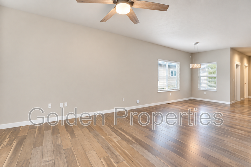 4 Bed, 2.5 Bath Home in Post Falls – Available NOW! property image