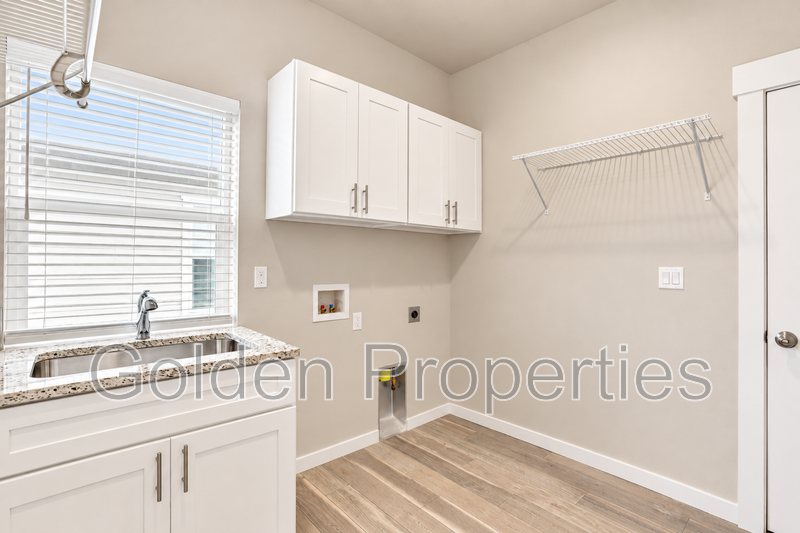 4 Bed, 2.5 Bath Home in Post Falls – Available NOW! property image