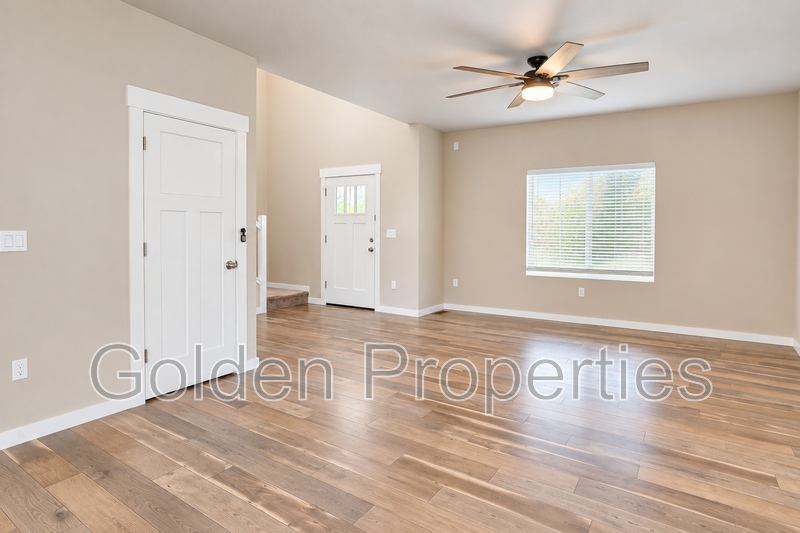 4 Bed, 2.5 Bath Home in Post Falls – Available NOW! property image