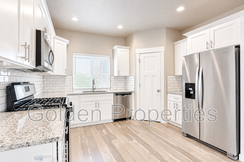 4 Bed, 2.5 Bath Home in Post Falls – Available NOW! property image