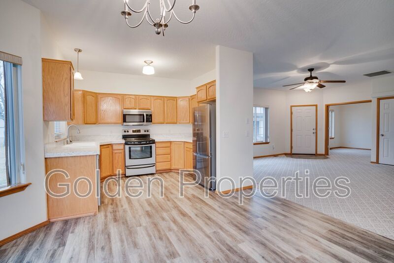 503 E Whitewater Ln property image