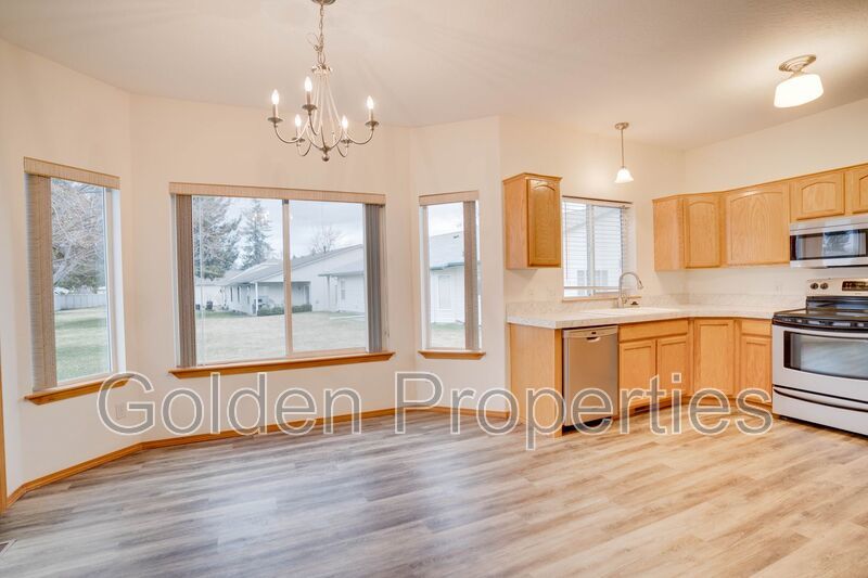 503 E Whitewater Ln property image