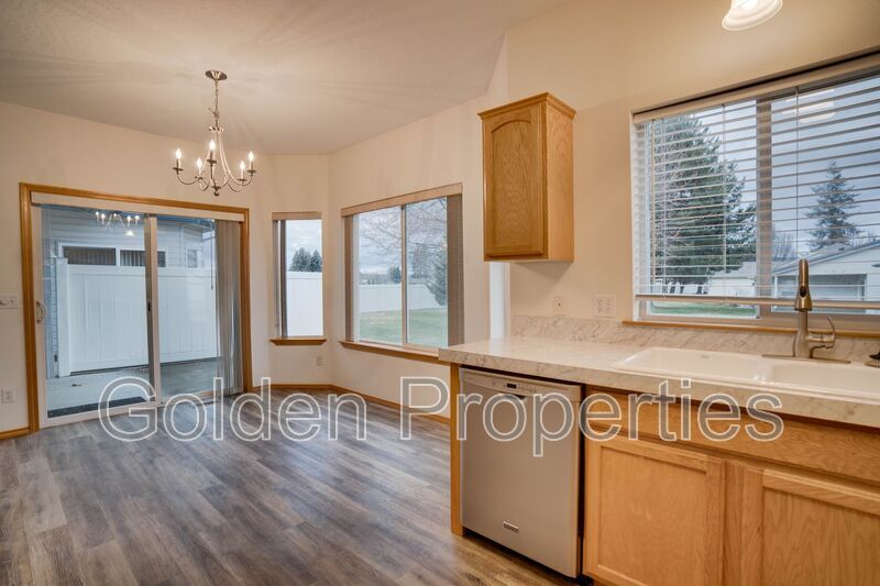 503 E Whitewater Ln property image