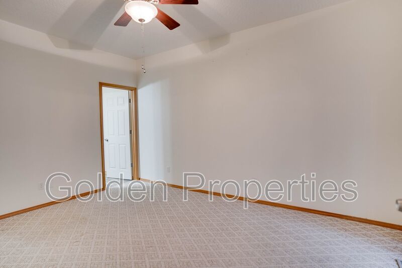 503 E Whitewater Ln property image