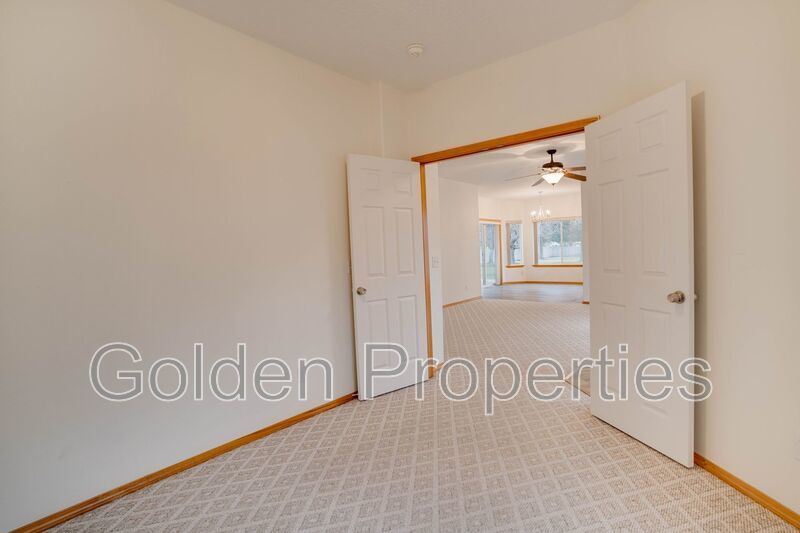 503 E Whitewater Ln property image