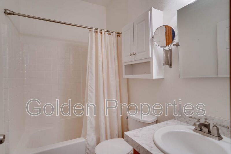 503 E Whitewater Ln property image