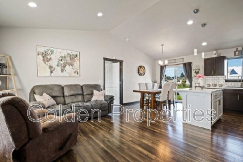 1505 East Yellowstone Avenue property image