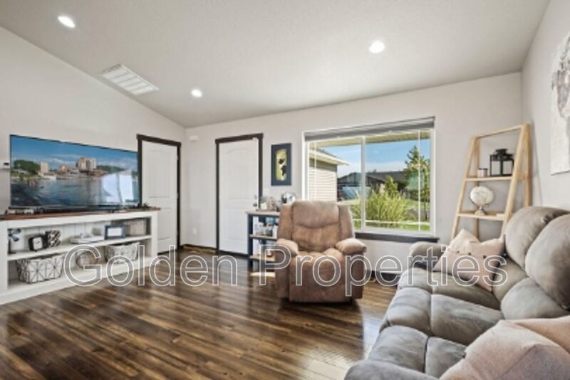 1505 East Yellowstone Avenue property image