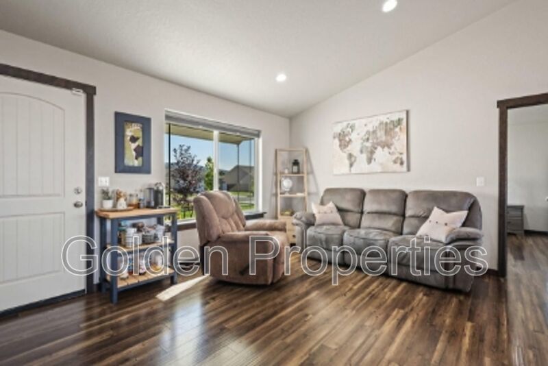 1505 East Yellowstone Avenue property image