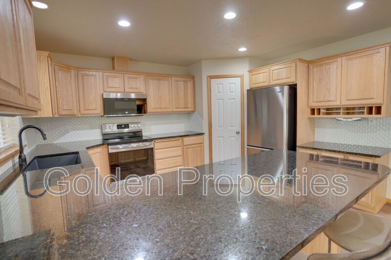 Large hard to find 4-bedroom! property image