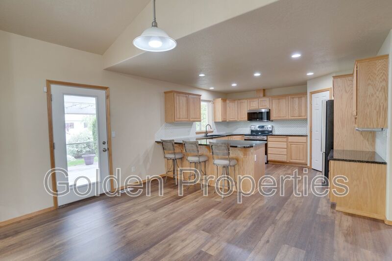 Large hard to find 4-bedroom! property image