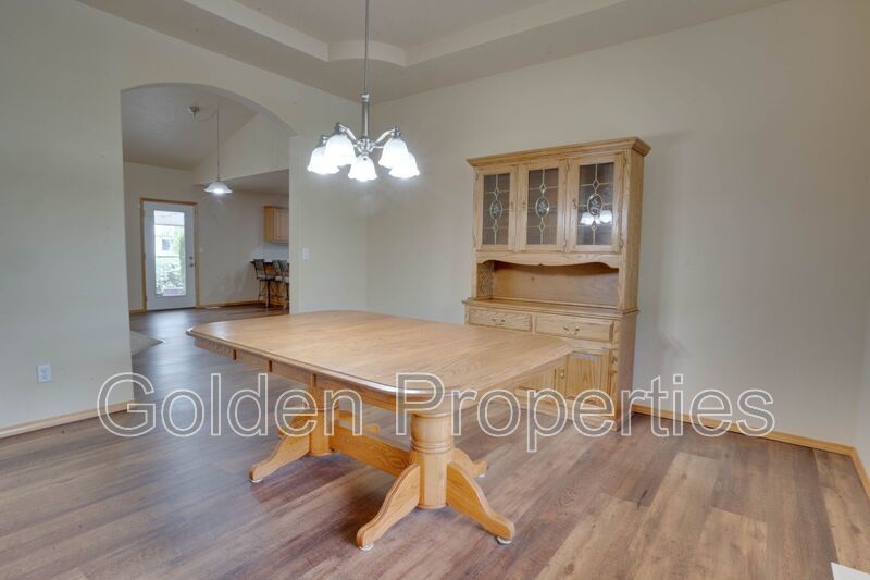 Large hard to find 4-bedroom! property image