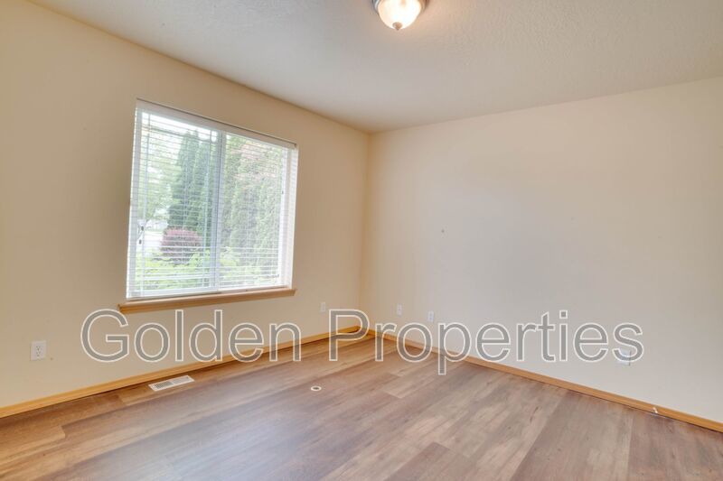 Large hard to find 4-bedroom! property image