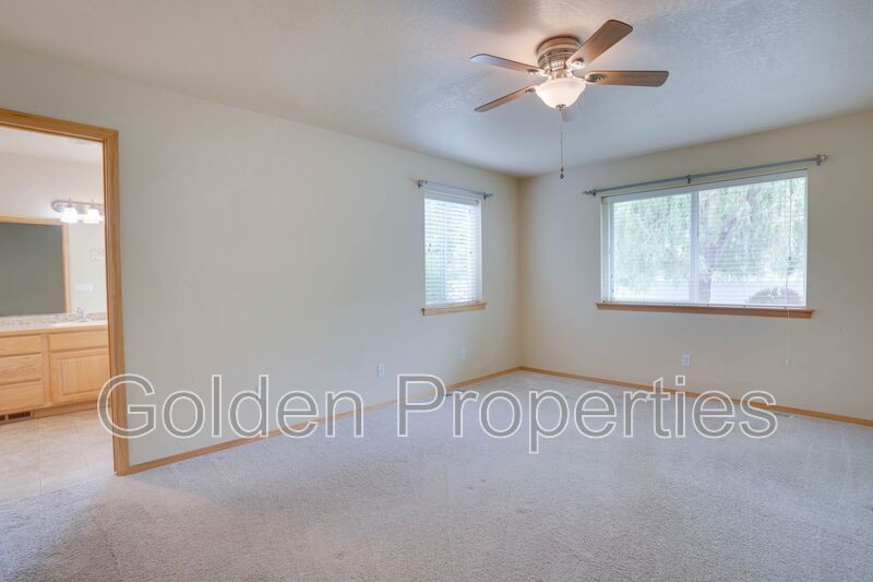 Large hard to find 4-bedroom! property image