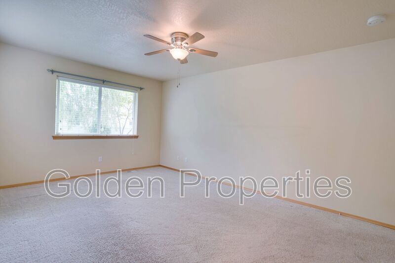 Large hard to find 4-bedroom! property image