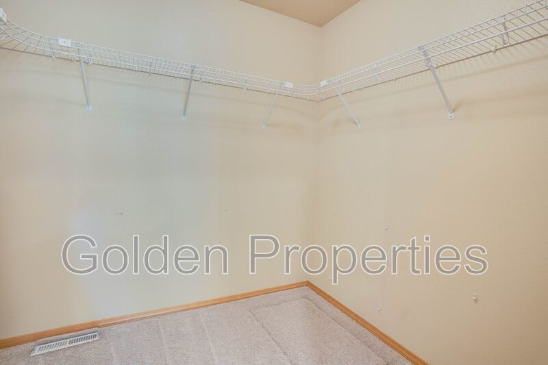 Large hard to find 4-bedroom! property image