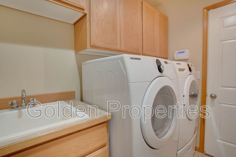 Large hard to find 4-bedroom! property image