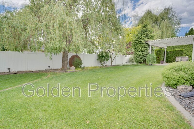 Large hard to find 4-bedroom! property image