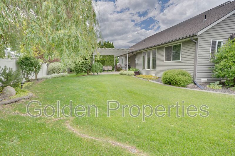 Large hard to find 4-bedroom! property image