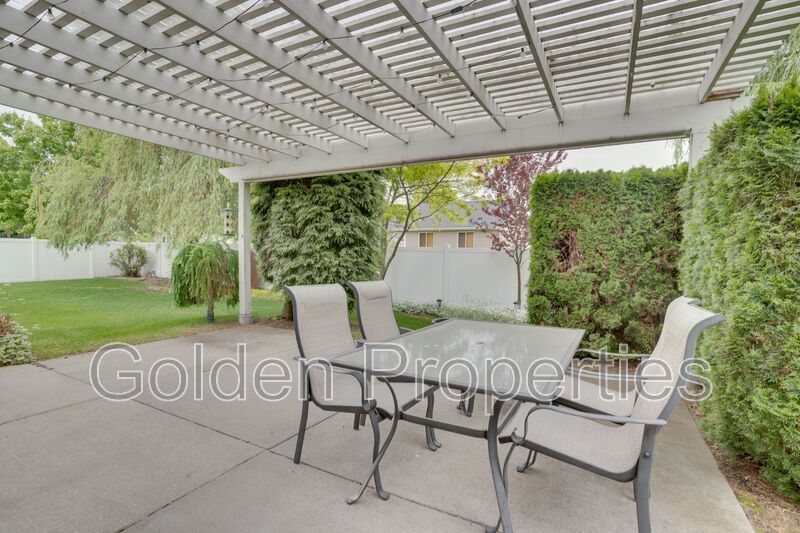 Large hard to find 4-bedroom! property image